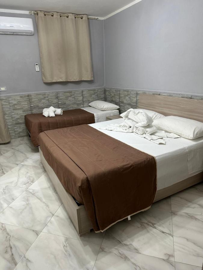 Bed and Breakfast Piano Terra à Naples Extérieur photo
